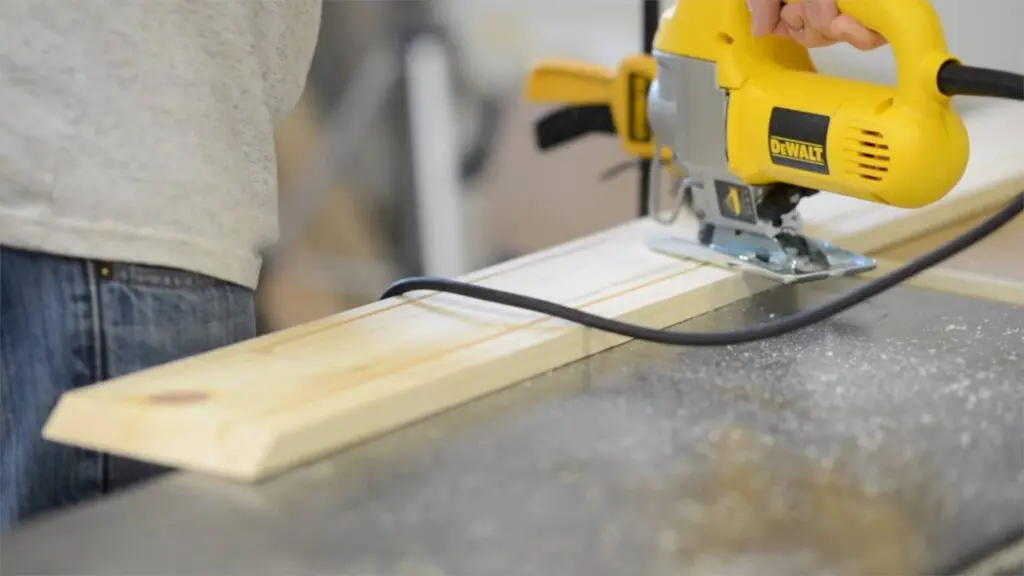 cutting a drawer opening with the jigsaw