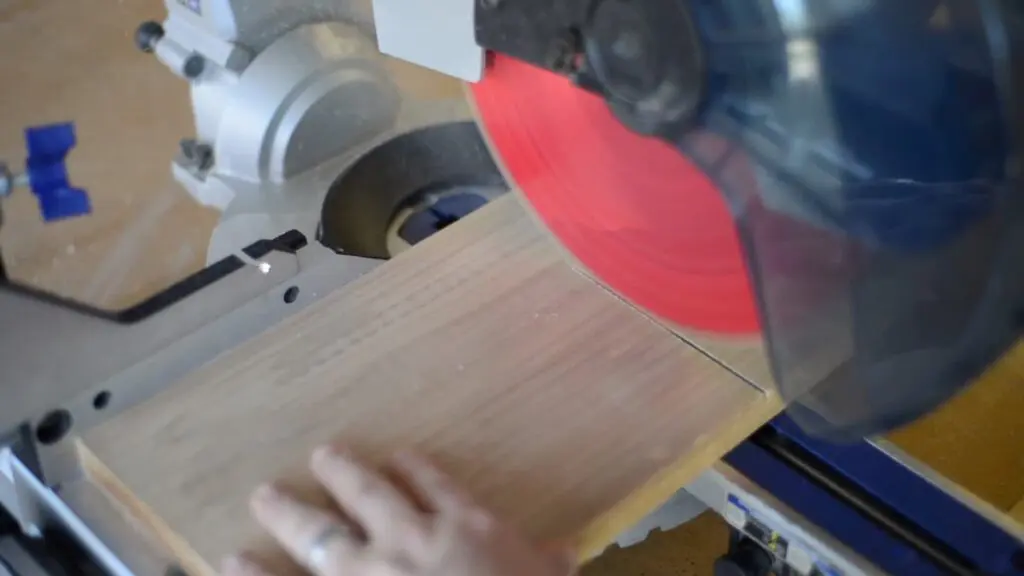 miter saw scoring cut